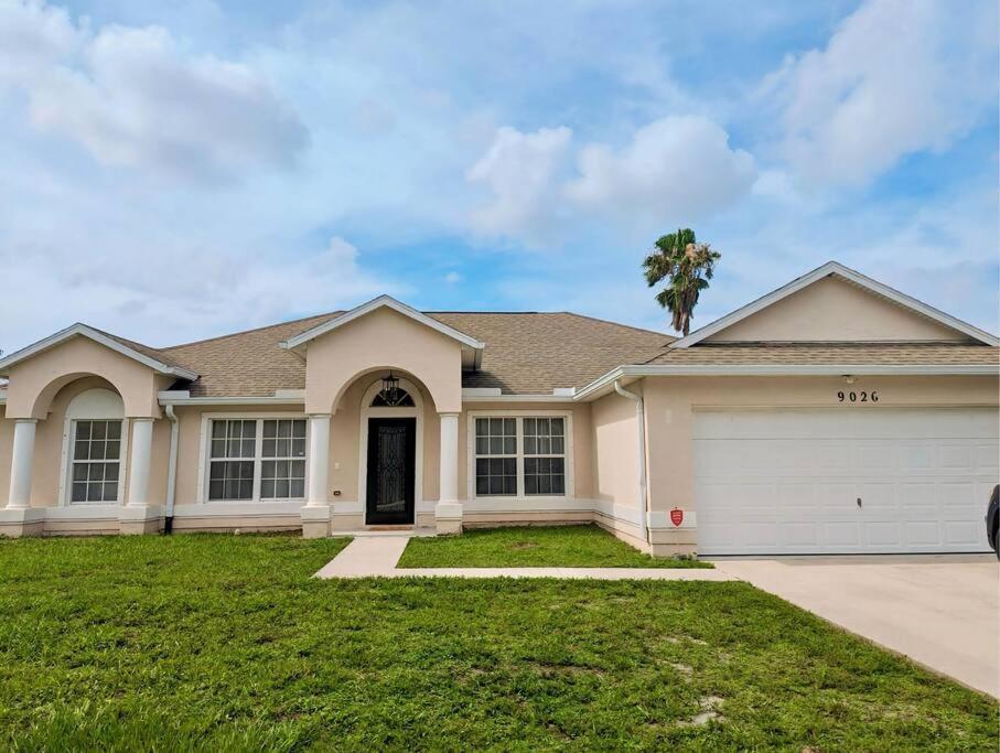 Spacious Family Retreat - Pet Friendly Vero Beach Dış mekan fotoğraf