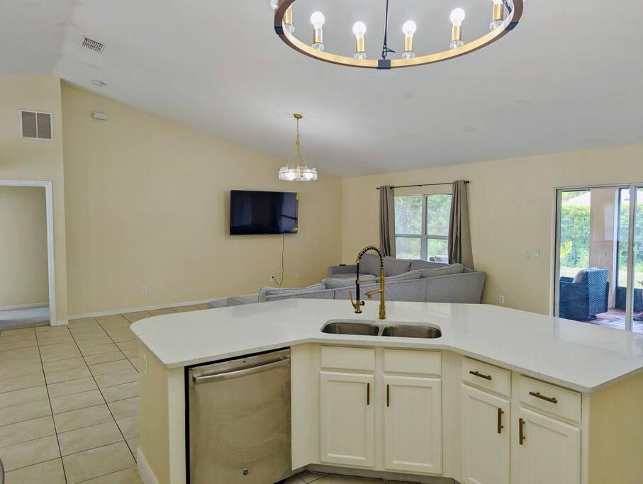 Spacious Family Retreat - Pet Friendly Vero Beach Dış mekan fotoğraf