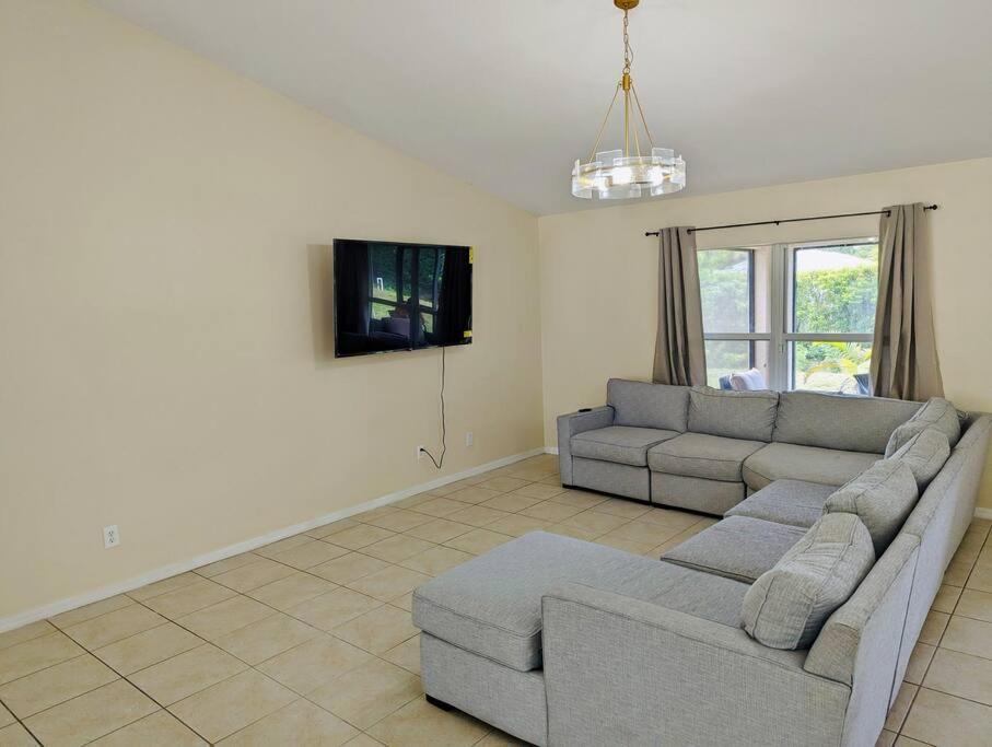 Spacious Family Retreat - Pet Friendly Vero Beach Dış mekan fotoğraf